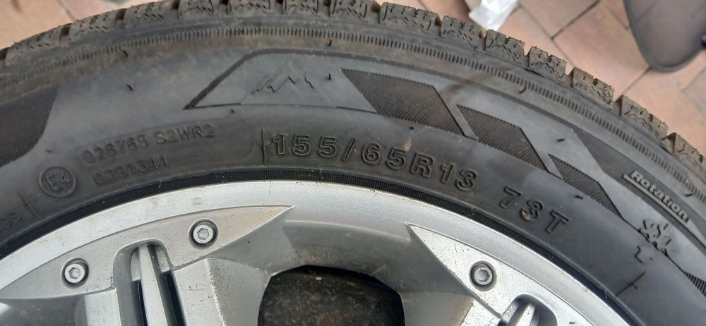 Opony zimowe z felgami 155/65R13 zeetex