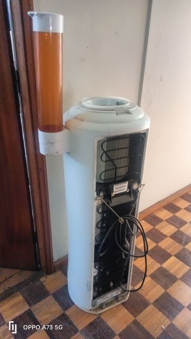 Máquina dispensador de água