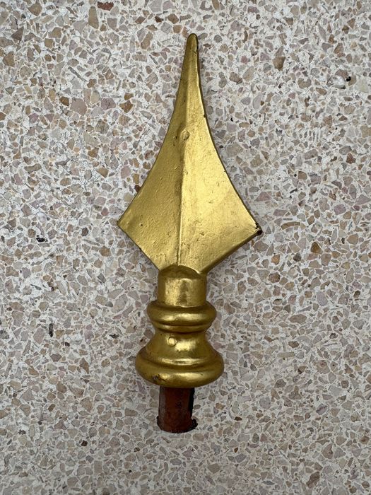 Setas em Ferro Douradas