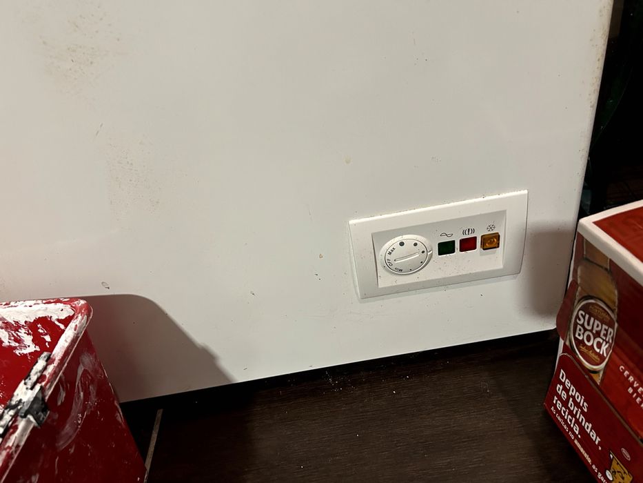 Arca Frigorífica BEKO HSA 24530 – 230L – Funcional