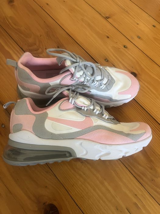 Жіночі кросівки  Nike Air 270