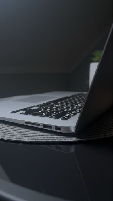 MacBook Air 13 2017 / i5 / 8GB  RAM /