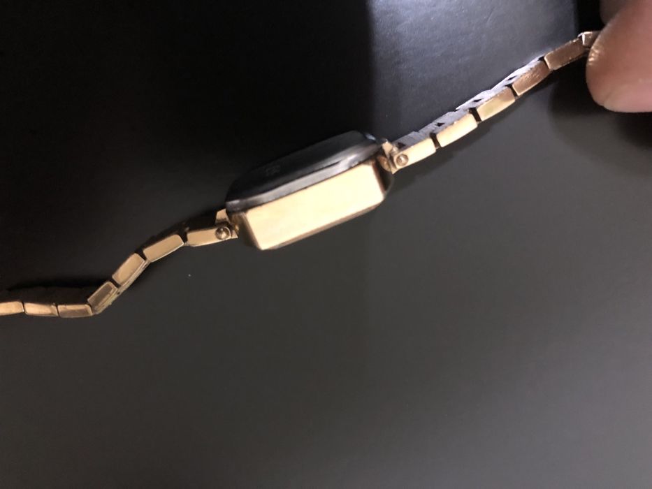 Złocony zegarek damski Łucz