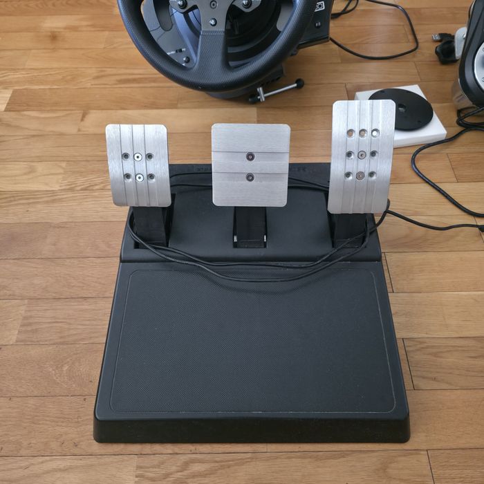 Thrustmaster T300RS + Shifter TH8A