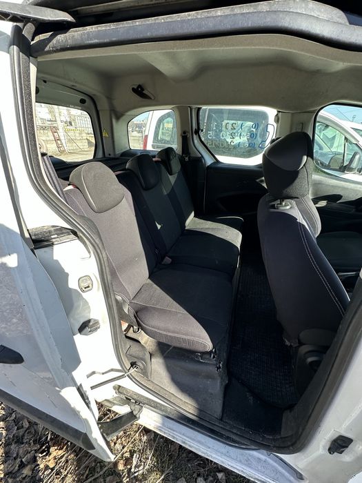 Легковий універсал Citroen Berlingo, 2011 року