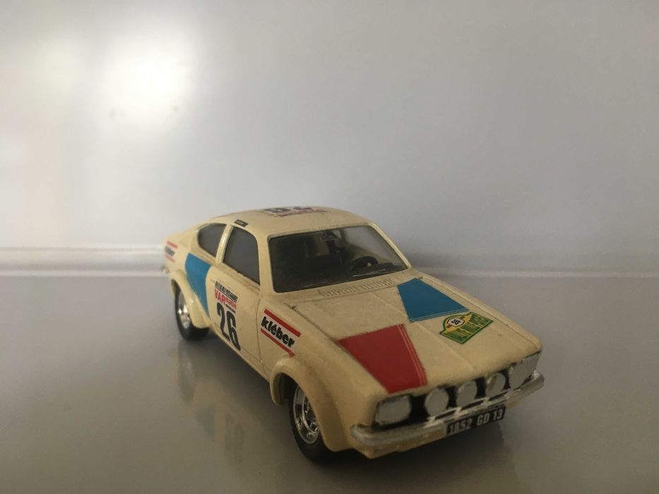 Opel Kadett Coupé GT/E 16V - Solido - esc.1/43 - como NOVO