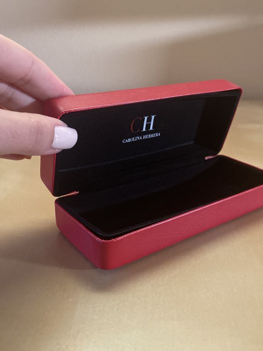 Caixa Óculos Carolina Herrera