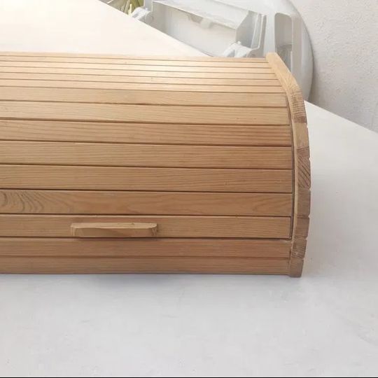 Caixa de pão em madeira