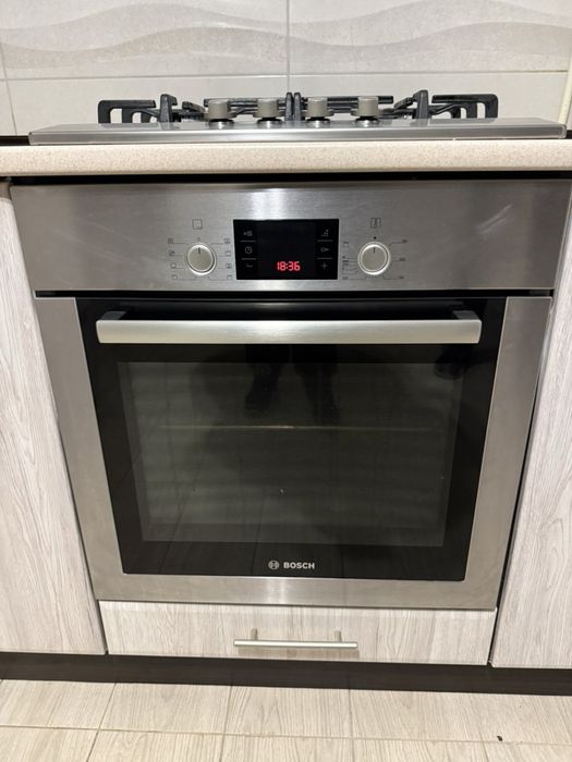 Духовка Bosch HBA43T350