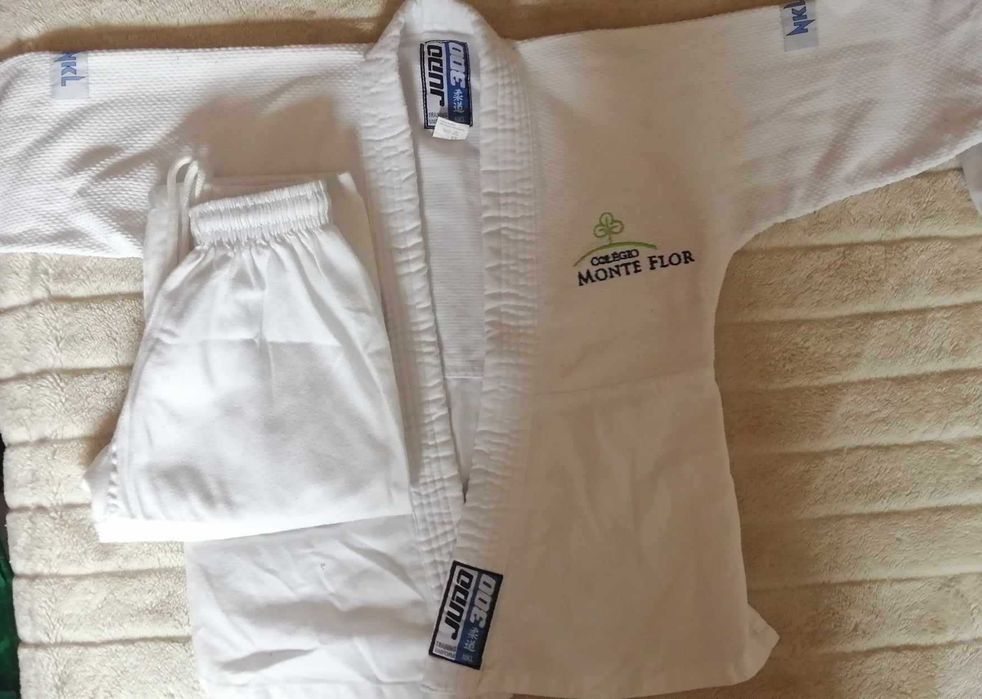 Colégio Monte Flor - Uniforme/Farda / Monte Flor College Uniform