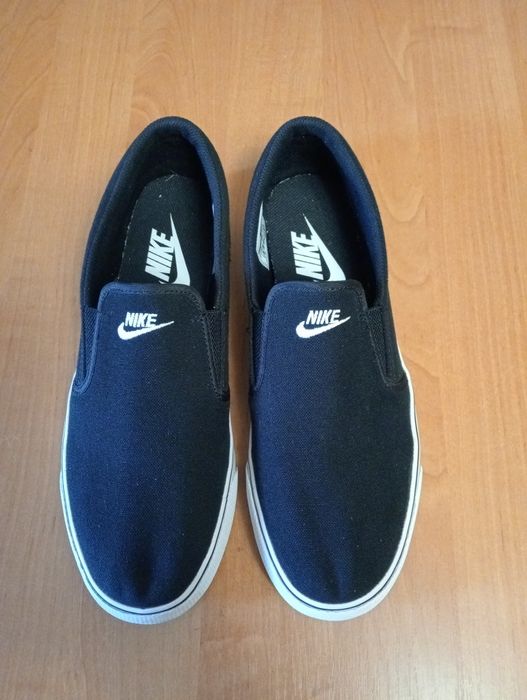 Nike размер 42-42.5 ( по стельке 27.5)