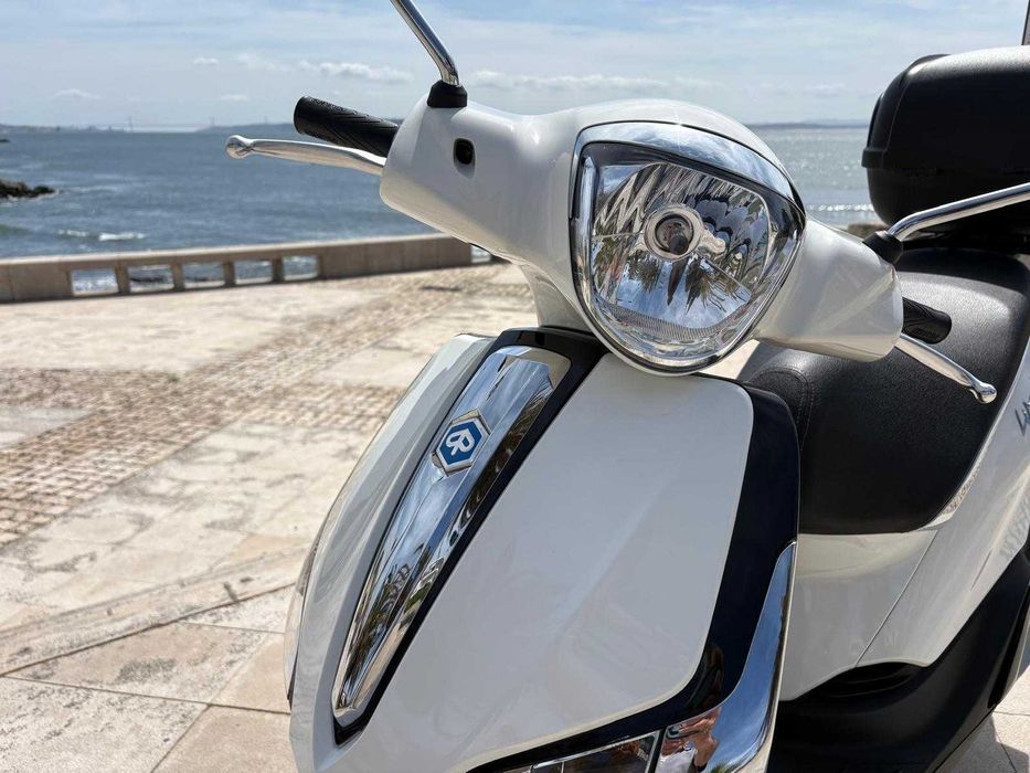 Scooter Piaggio Liberty 125 ABS  com apenas 2.300 km