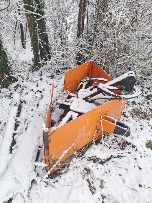 Pług do odśnieżania za ciągnik