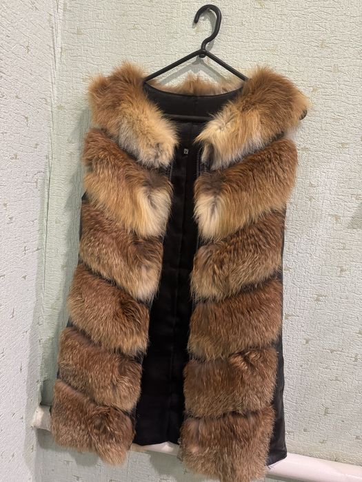 Продам жилетку з хутра лиса!