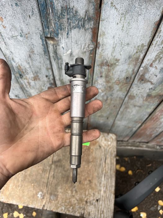 Форсунка Nissan Renault 2.0