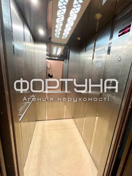 Парк Перемоги, пров.Першотравневий 7, 106м2