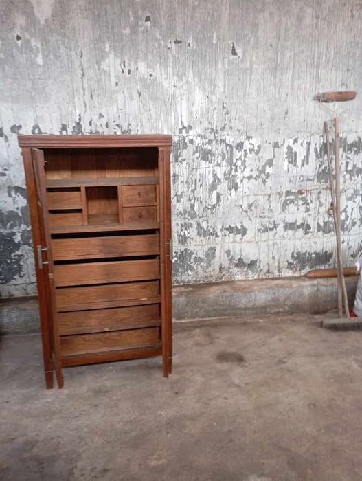 Vendo este móvel muito bonito bom estado