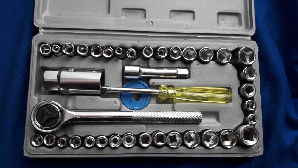 Набор торцевых гаечных ключей Top Tools 40 предметов c трещеткой