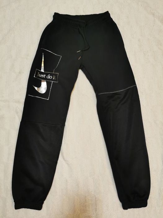 Czarne damskie spodnie dresowe Nike XS