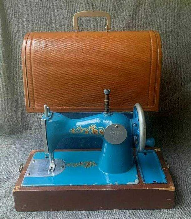Детская Швейная машинка ЗМИ ссср