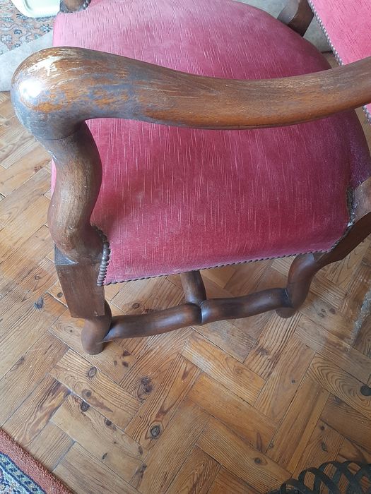 Cadeirão muito Antigo