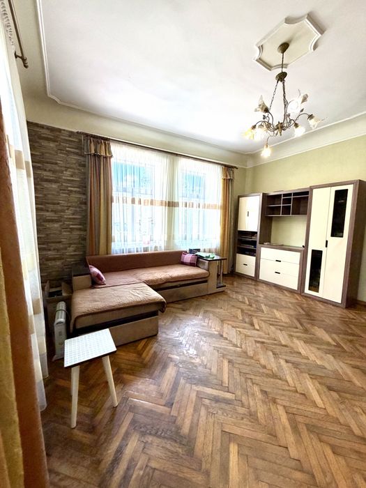 Продаж 2-к квартири Центр