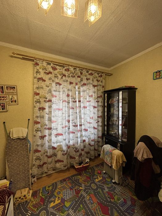 Продается хороший двухэтажный дом. Отличный район. Славянск.