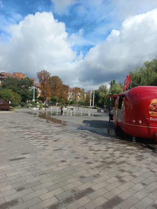 Продам двокімнатну квартиру в центрі Василькові