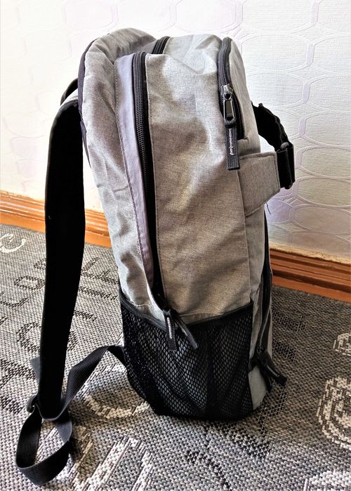 Продам  рюкзак на колесах