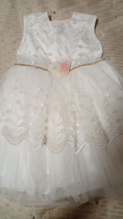 Нарядні плаття для дівчинки 3-4 років