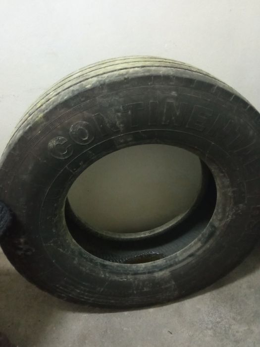 Vendo pneu pesado