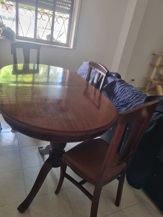 Mesa extensível pé de galo