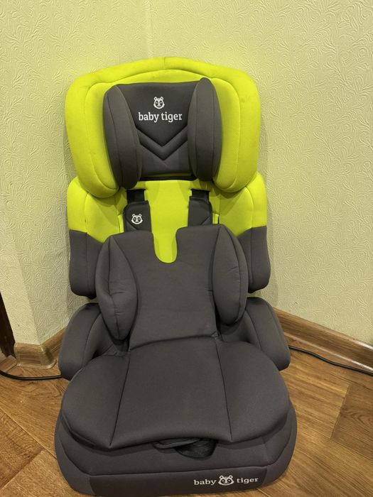 Дитяче автокрісло Baby tiger, майже нове