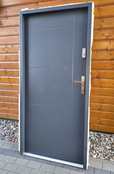 Drzwi zewnętrzne stalowe 90 prawe