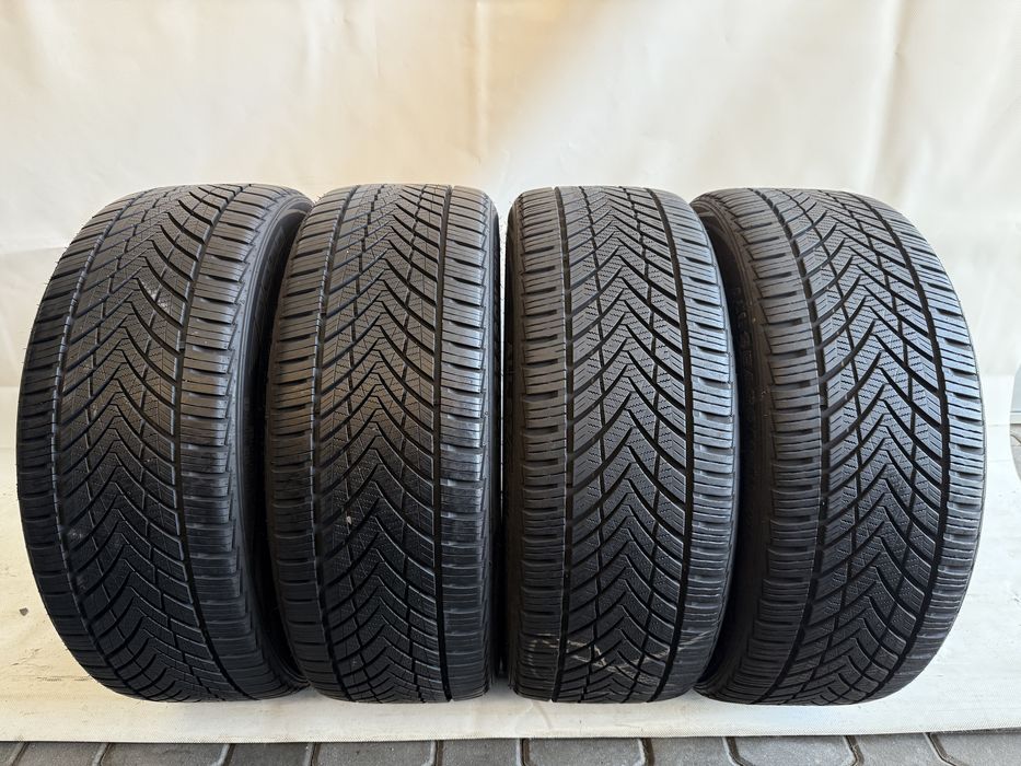 225/45/19 TracMax All Season 96Y