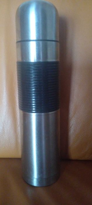 Продам термоси и термокружки б.у