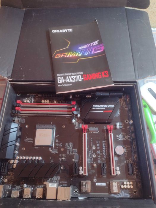 gigabyte ga-ax370m gaming 3+AMD ryzen 3 2200g
