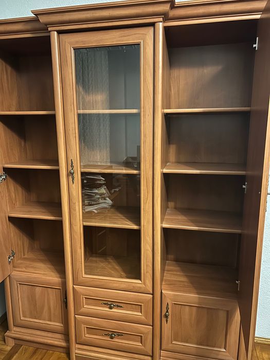 Сервант, меблі, шафа