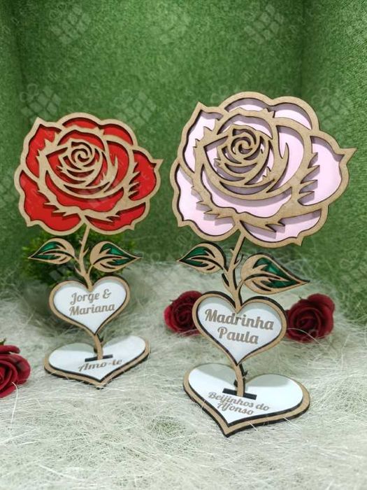 Rosa em MDF com Base Personalizada