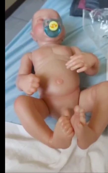 Bebé reborn menino