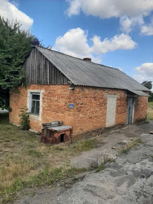 Закрита господарська база 2 га біля траси Р-08 (Тульчин)