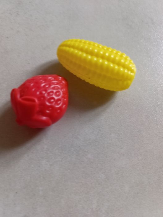 Owoce warzywa zboże kukurydza truskawka