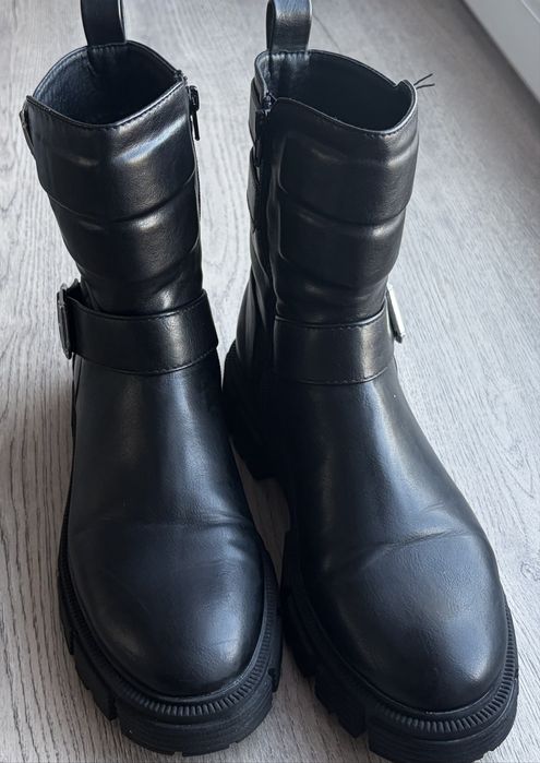 Botki damskie czarne r. 41