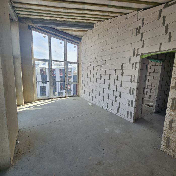 Продаю велику 2поверхову  квартиру із автономним опаленням