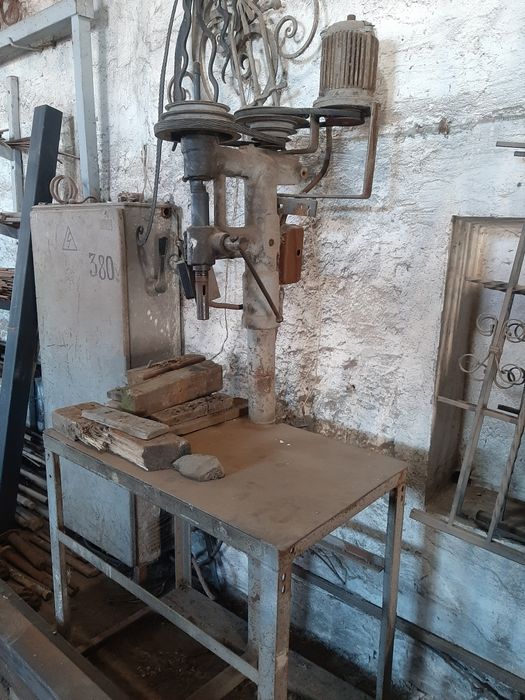 Продається сверлильний. Труборіз.