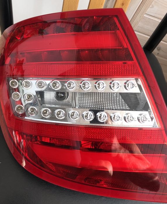 Задні праві стопи mercedes  С 220 2013
