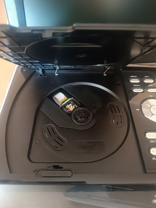 Портативний DVD плеєр HYNDAI 9.5" PDP498SUATV