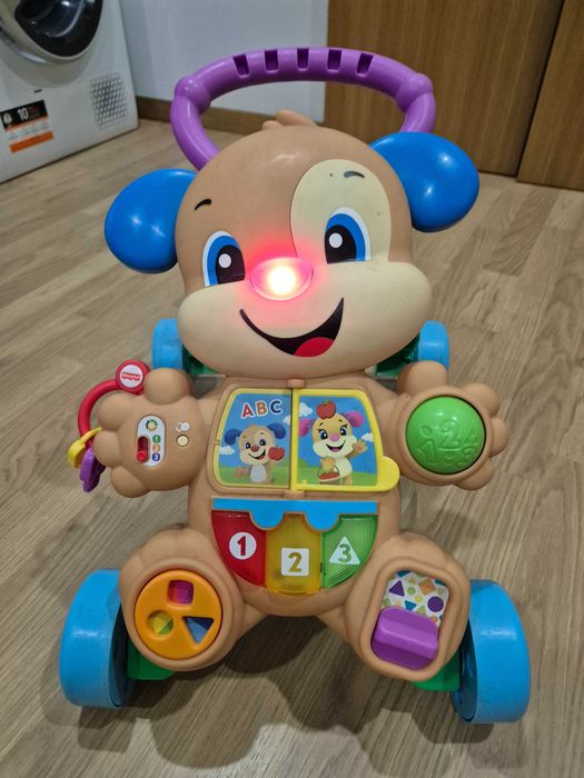 Andarilho de crianca com musica