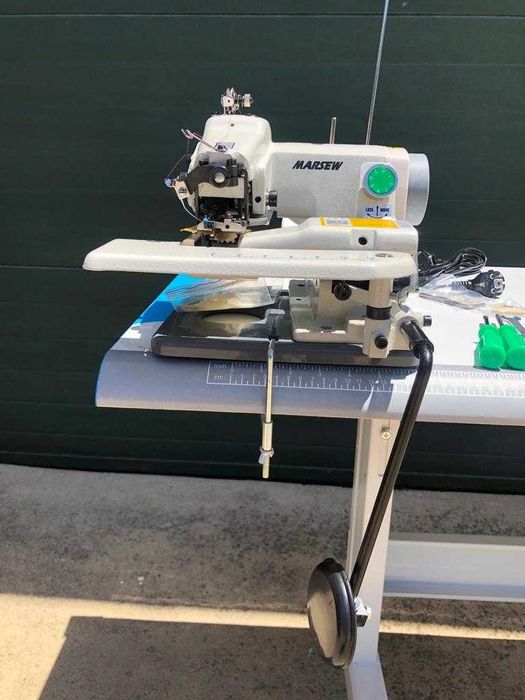 Máquina de  ponto  invisível / bainha Marsew nova