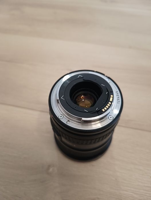 Canon 17-40 4 L.  .